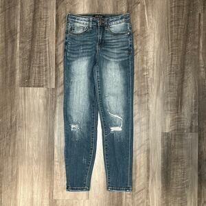 Judy Blue Relaxed Fit Distressed Ankle Jeans (NWOT) - 25